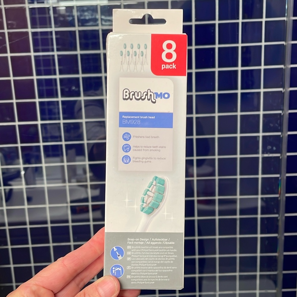 New! Never used! 8 pack Brushmo Sonicare replacement toothbrush heads!